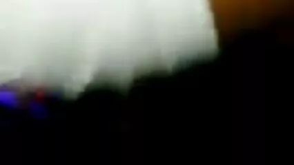 ایک فٹنگ روم پورن استارهای معروف میں ریٹائر ہوئے اور مشت زنی کی۔