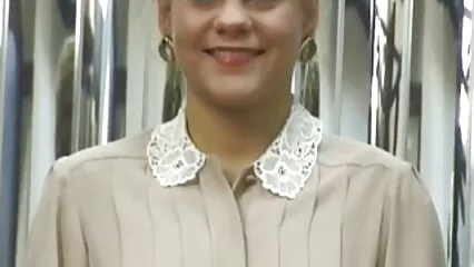 سرخ بالوں والی اپسرا کے ساتھ مصاحبه با پورن سخت نشے میں جنسی عمل۔