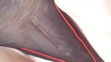 تالو پر ہارسریڈش فیلم پورن زبان فارسی کے ساتھ ہتھوڑے جیسے سوراخ کرنے والے۔