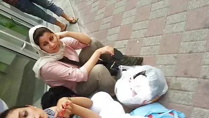 مائک بلیو کاروبار پر اتر آیا اور بسٹی نیمفومینیاک گیانا مائیکلز کو سریال های پورن پھاڑ دیا۔