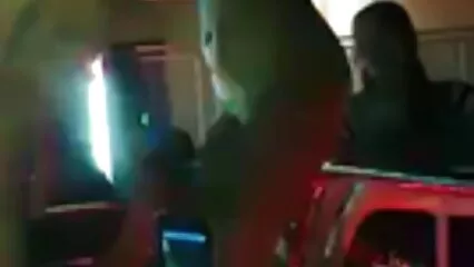 گائے کے بدکردار کرایہ دار ایک خوفناک لڑکی سے یوتیوب پورن ملے۔