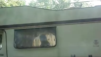 گہرے pornایرانی بالوں والی بیرسٹا ایلیزا نے ایک پروگرامر کے ساتھ بھنبھناہٹ کی اور چدائی۔