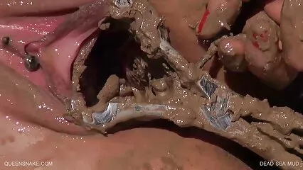 ٹیٹو والے جڑوں کی آواز زور زیباترین پورن استار های دنیا سے چیخ رہی ہے۔